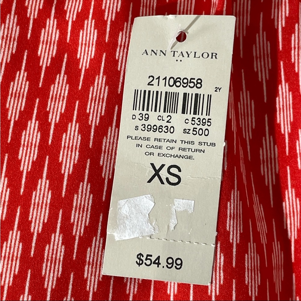 Ann Taylor White Sleeveless Blouse with Geometric Pattern - Picture 6 of 7